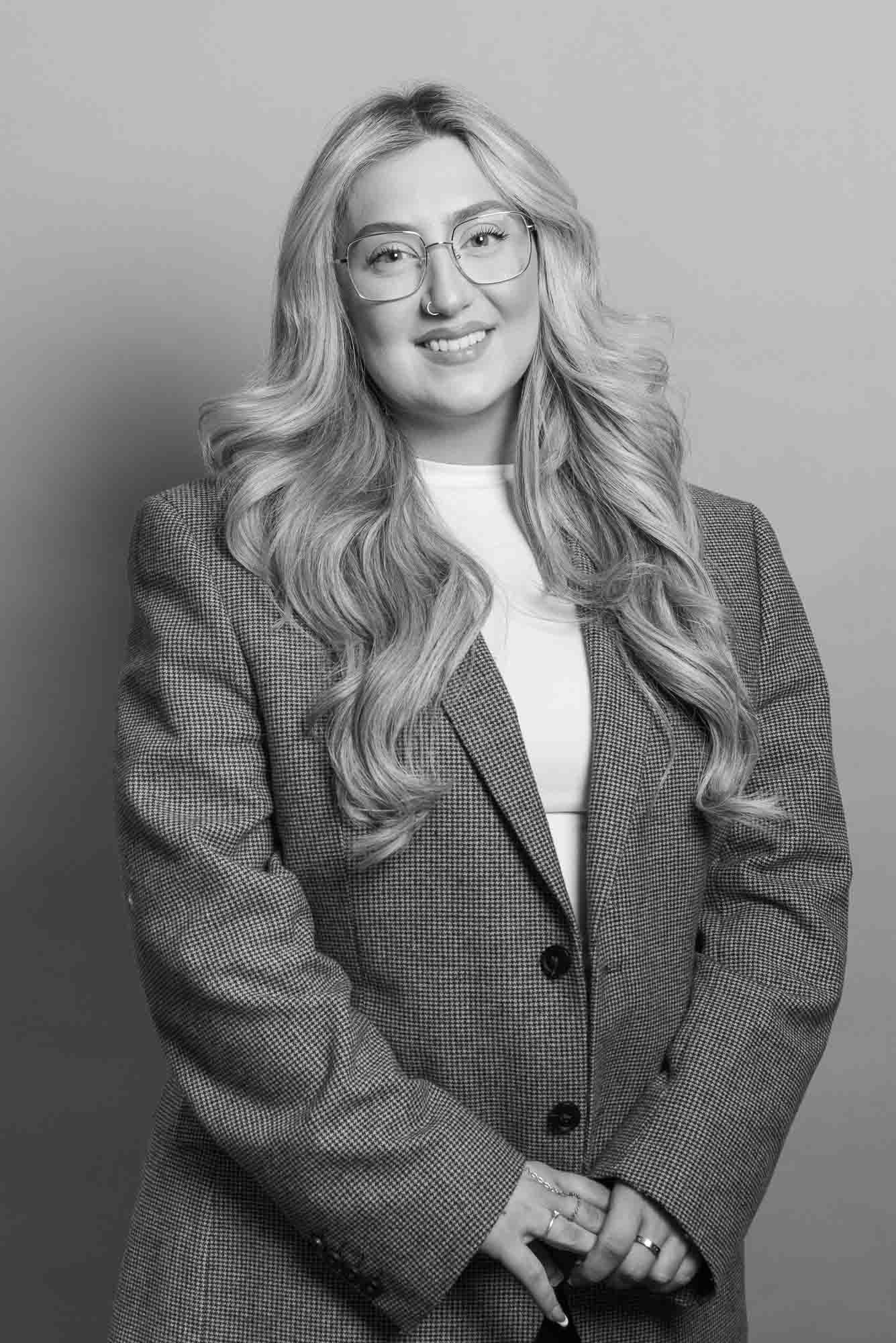 Relaxed business portrait by Lucy Rappolt